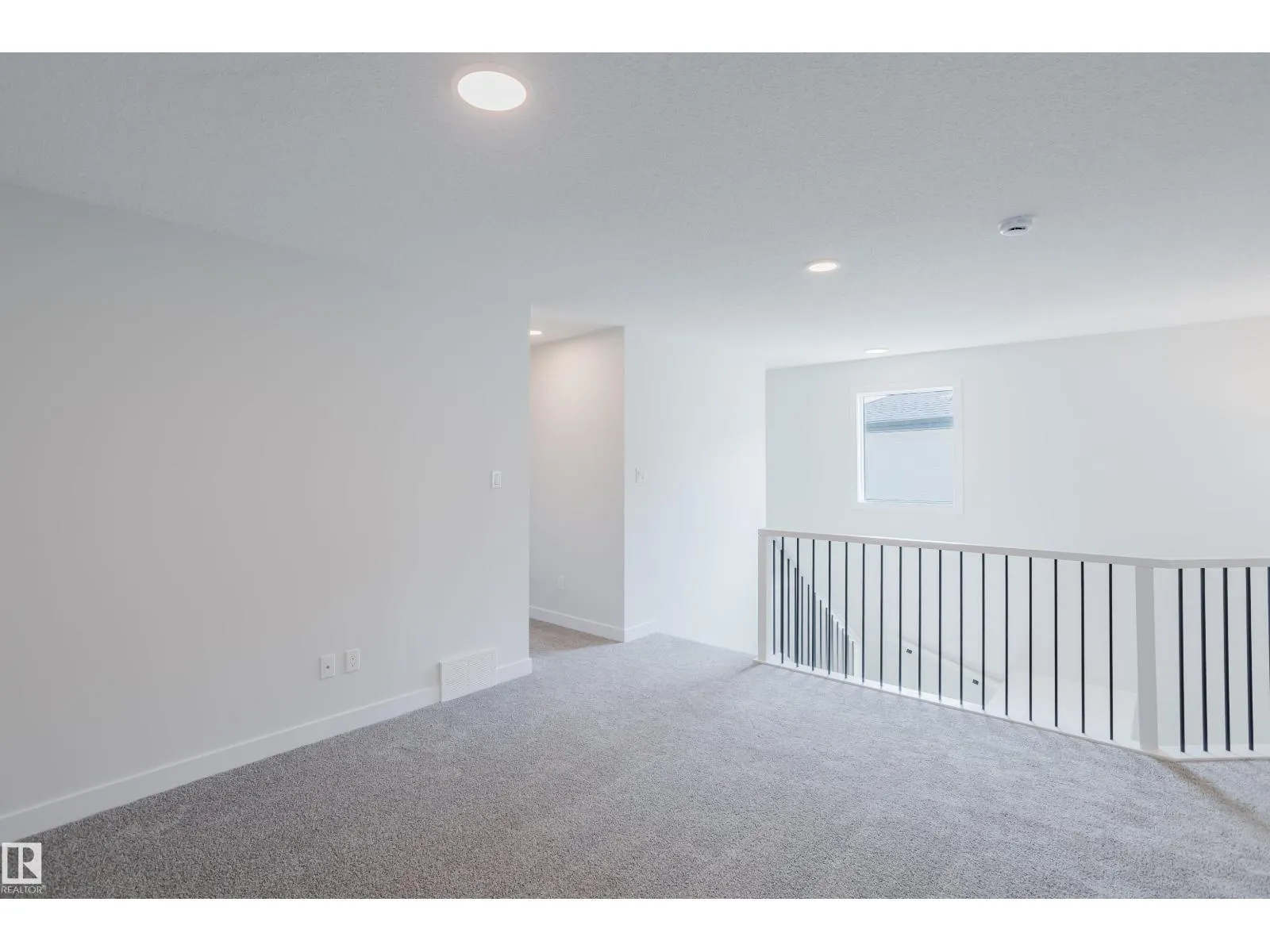 19007 20 AV NW NW