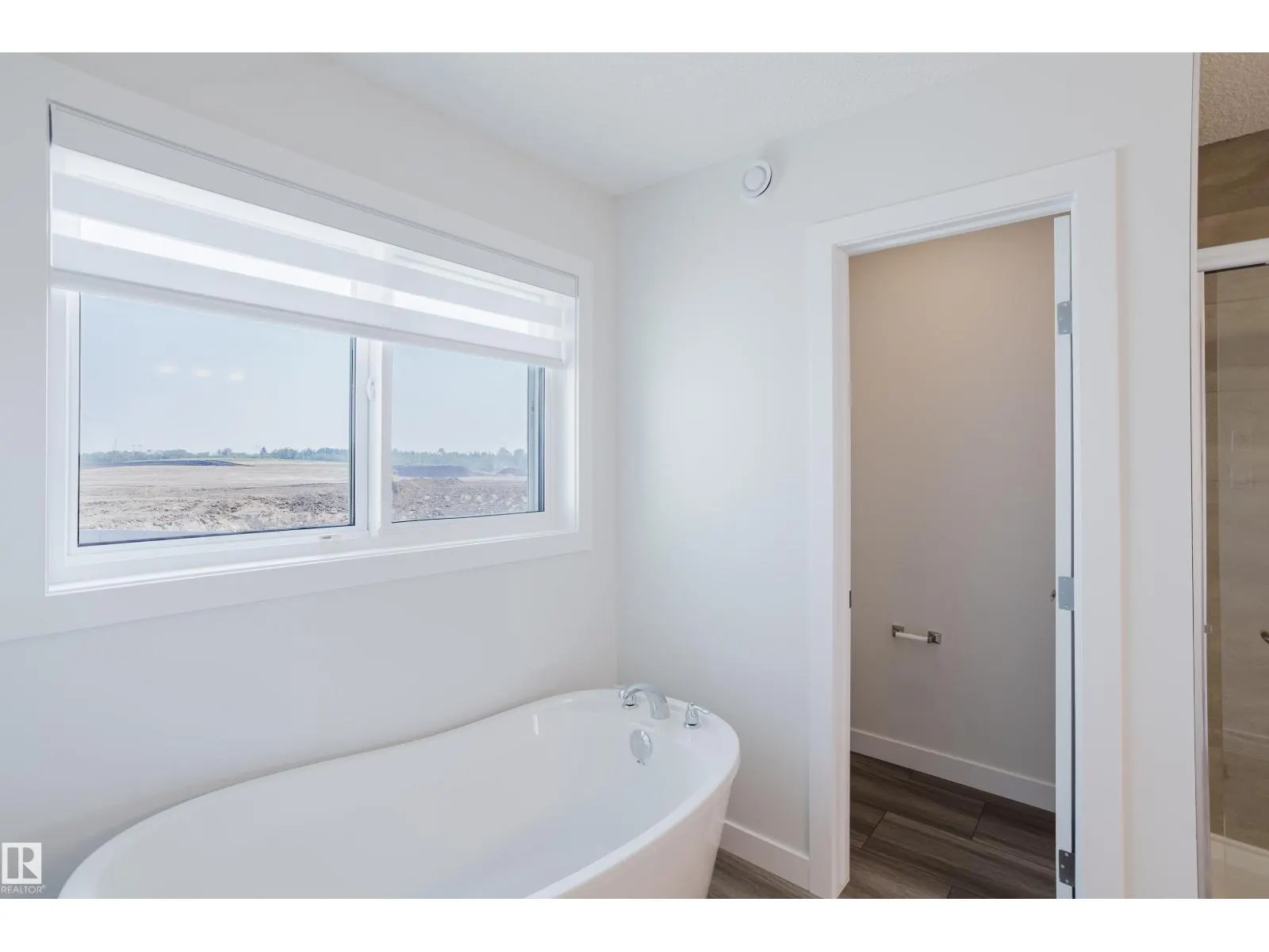 19007 20 AV NW NW