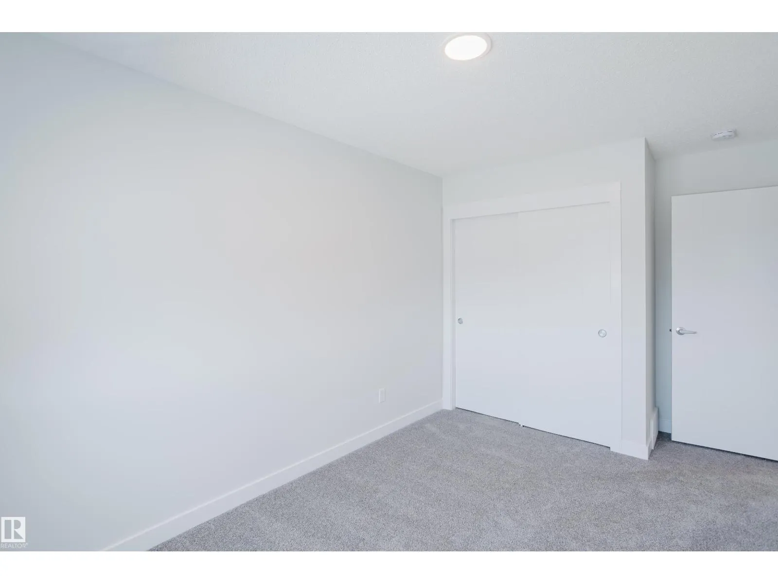 19007 20 AV NW NW