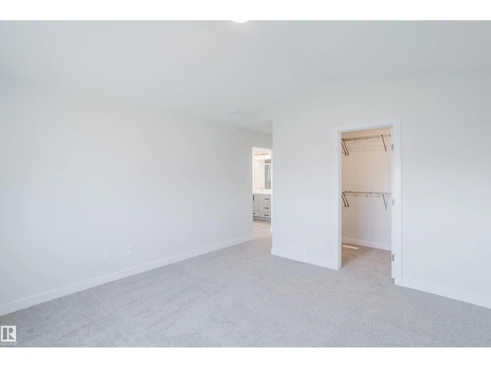 19007 20 AV NW NW