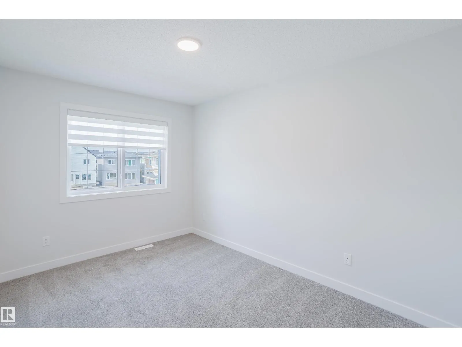 19007 20 AV NW NW