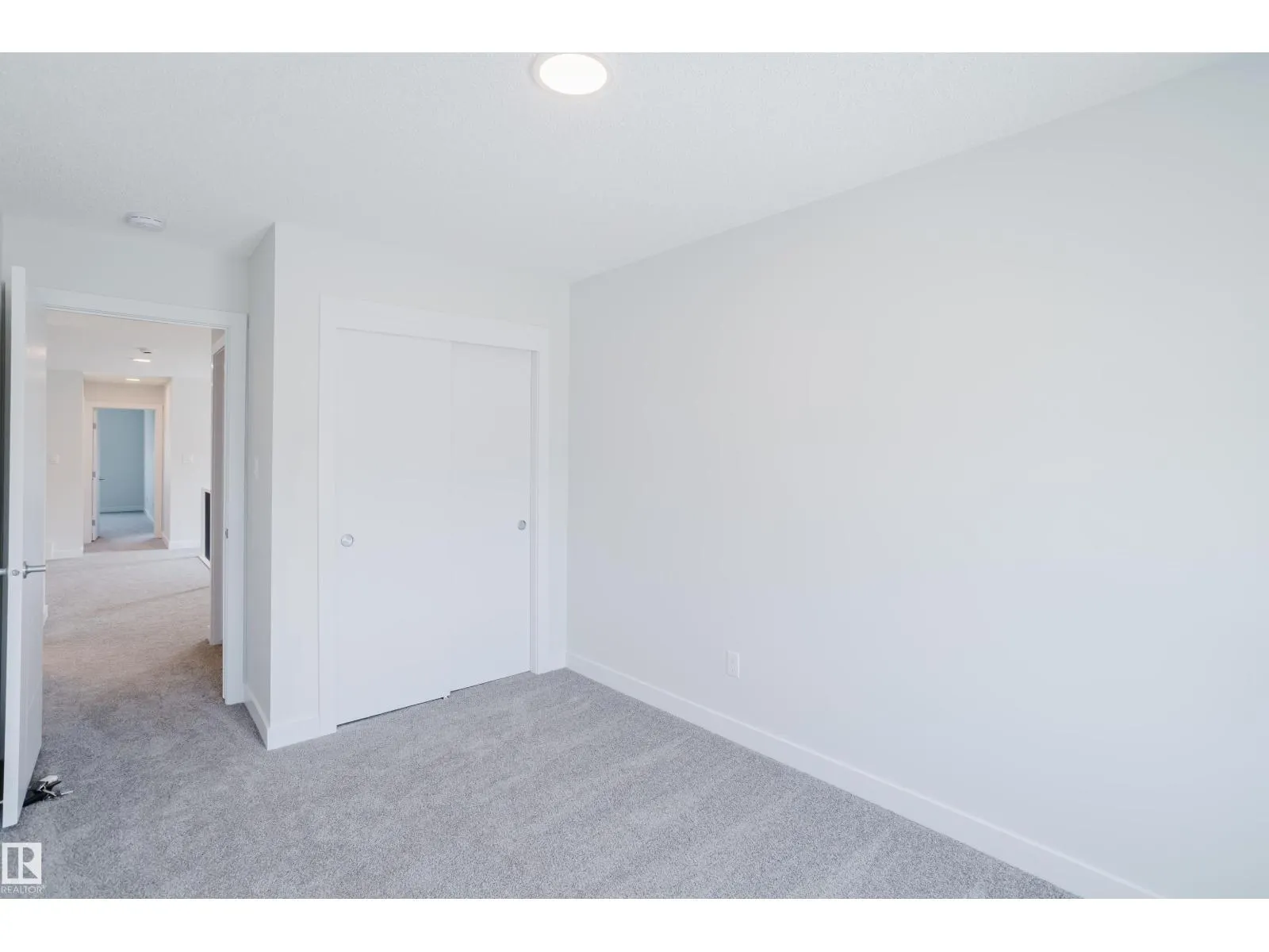19007 20 AV NW NW