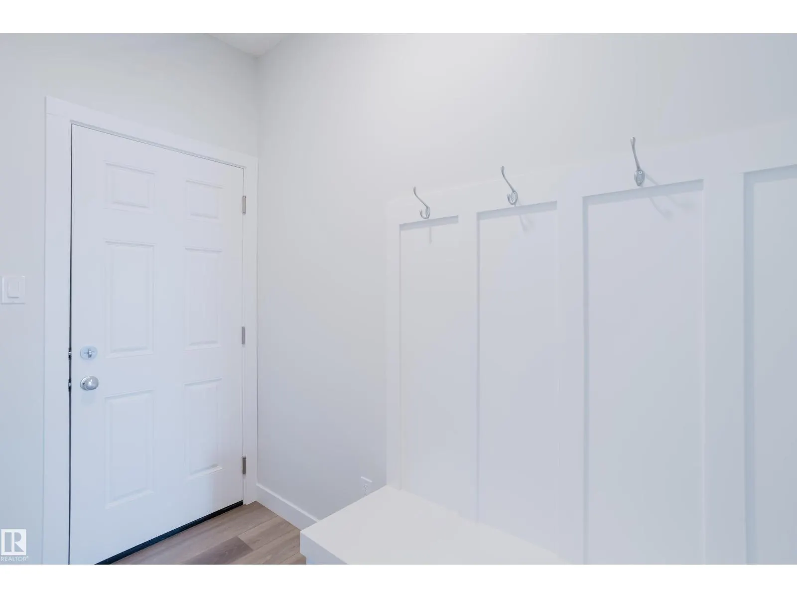 19007 20 AV NW NW