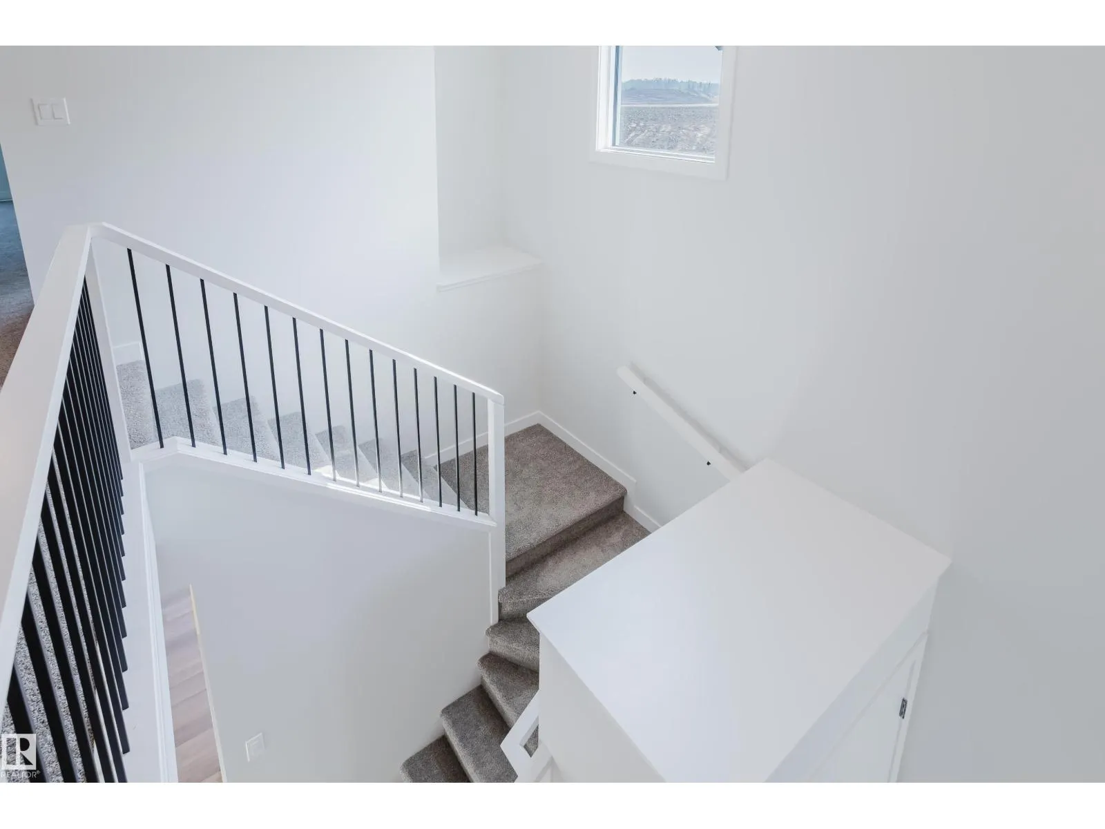19007 20 AV NW NW