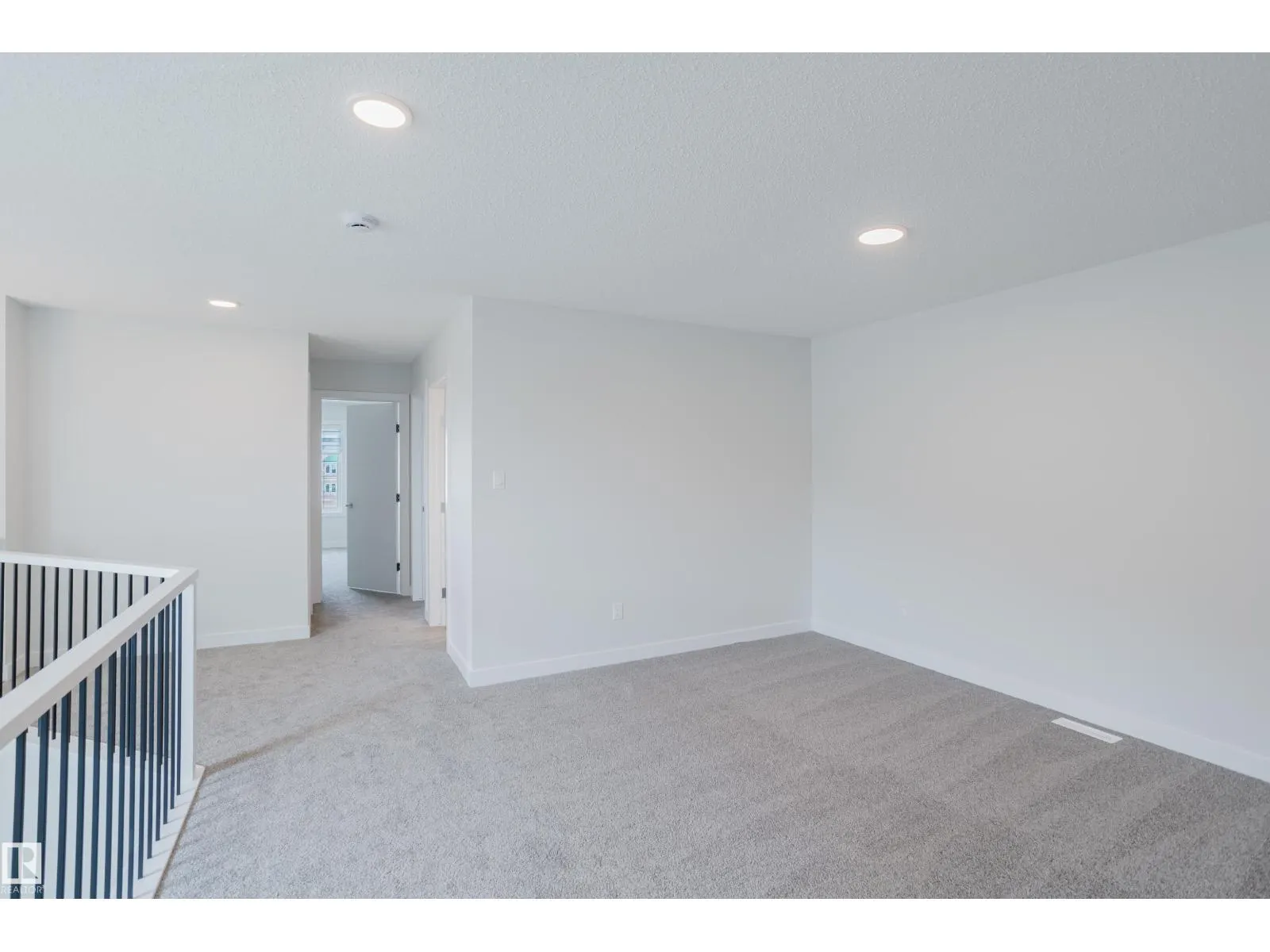 19007 20 AV NW NW
