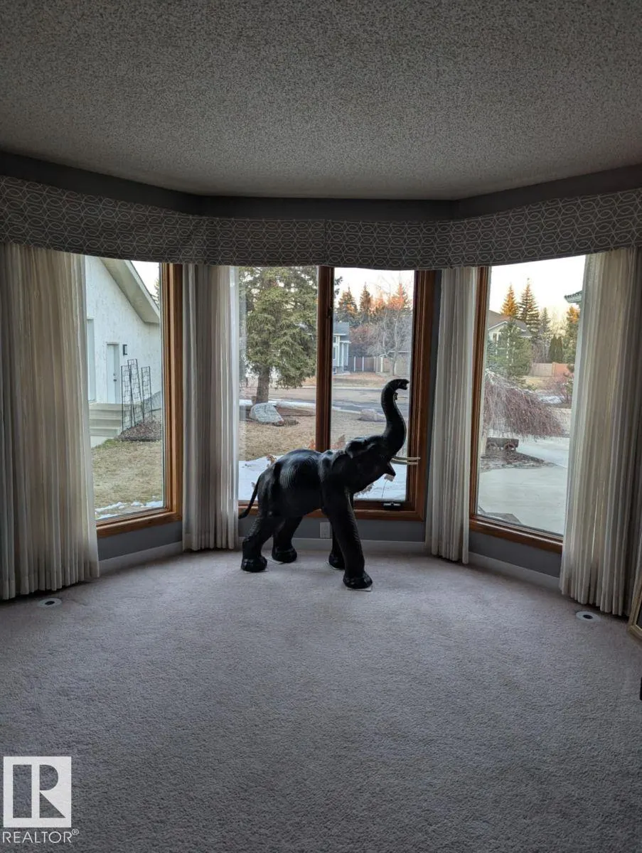 11019 10 AV NW