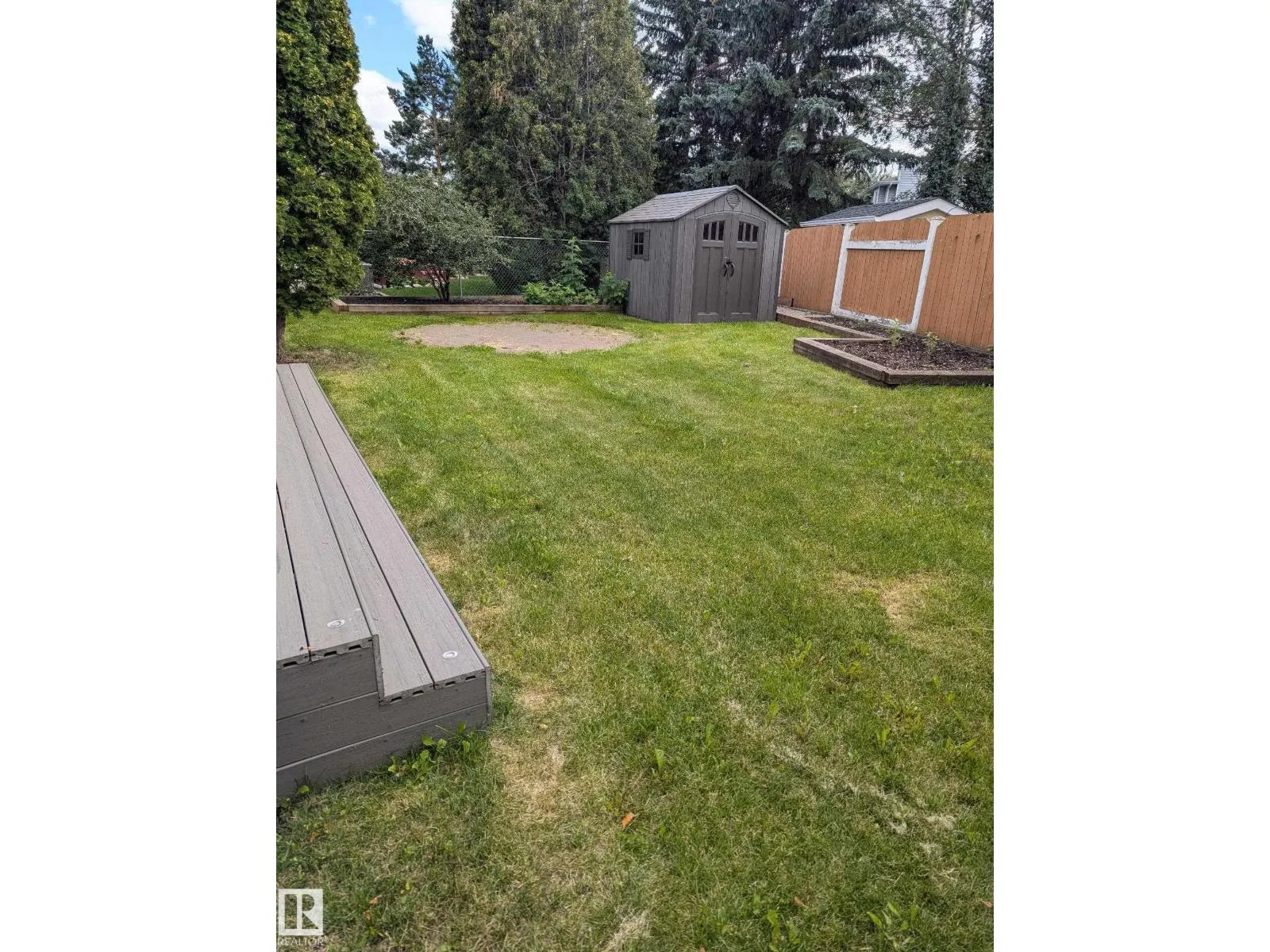 11019 10 AV NW
