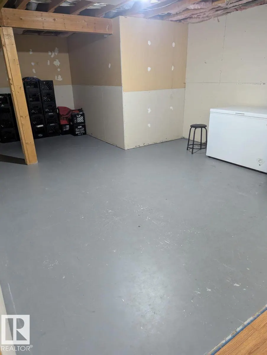 11019 10 AV NW