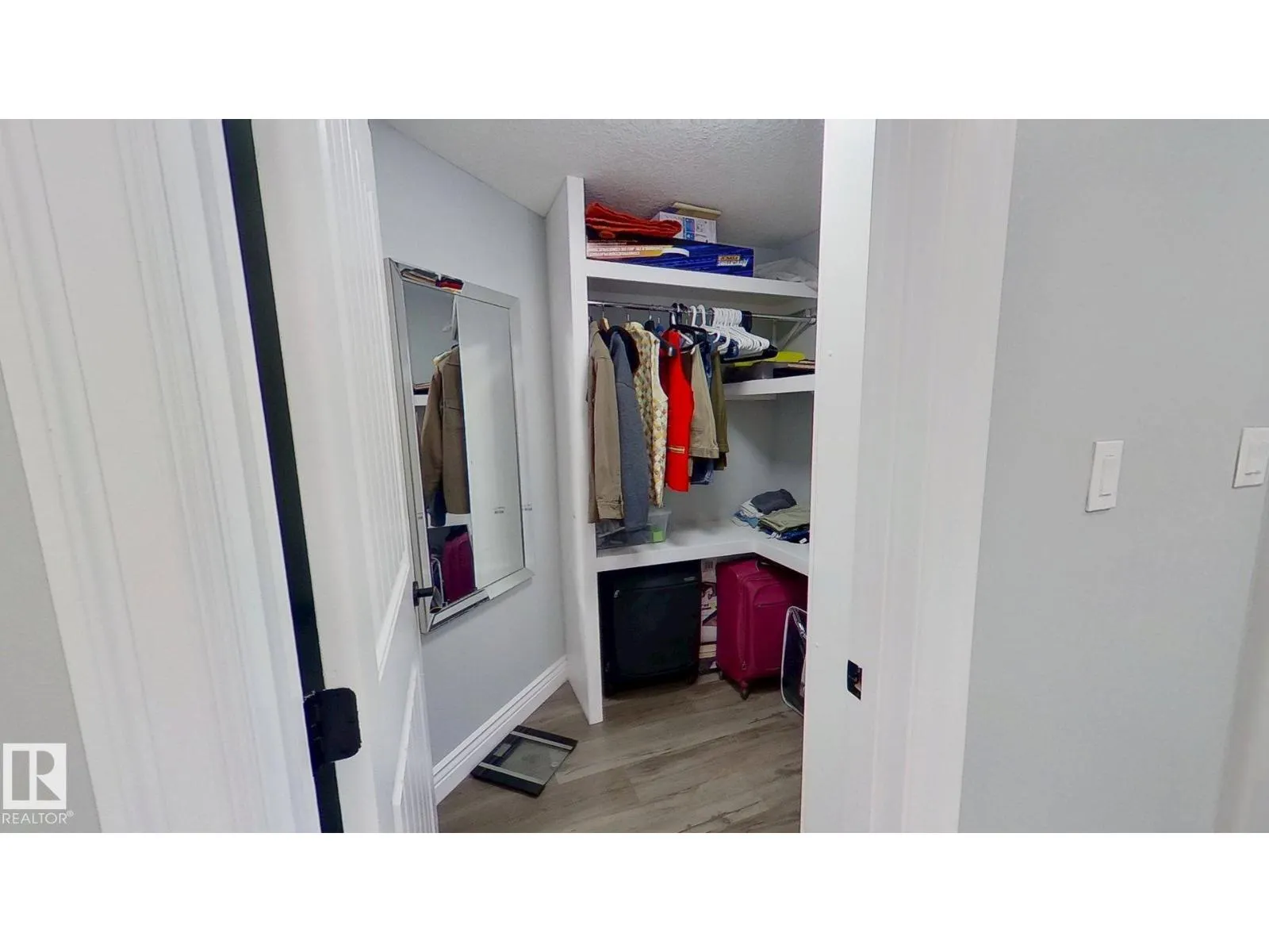 1005 DOWNEY WY NW
