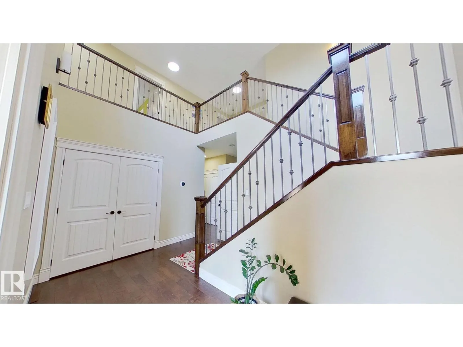 1005 DOWNEY WY NW