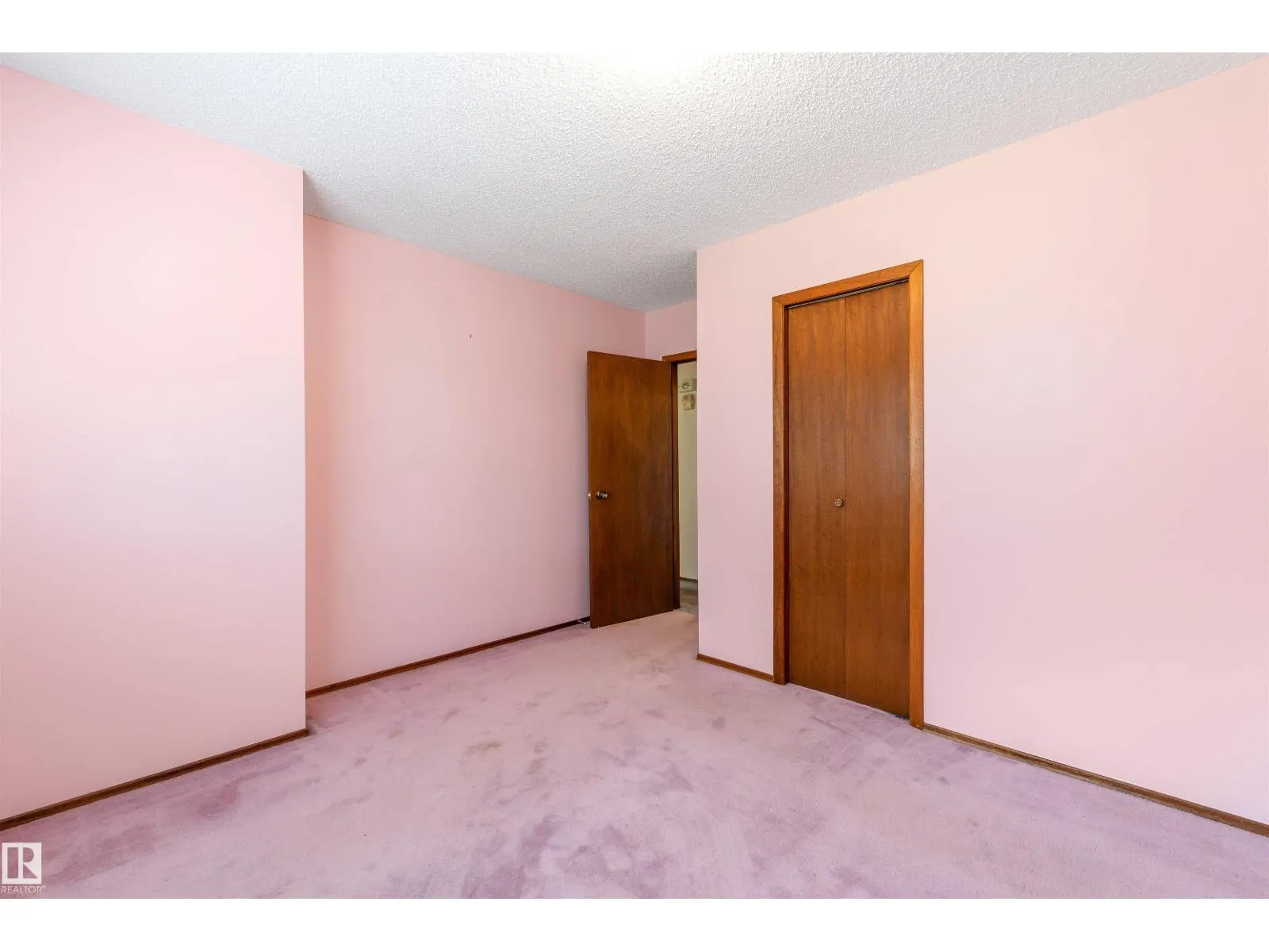 11835 45 ST NW