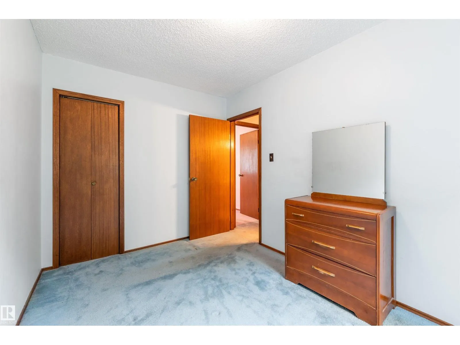 11835 45 ST NW