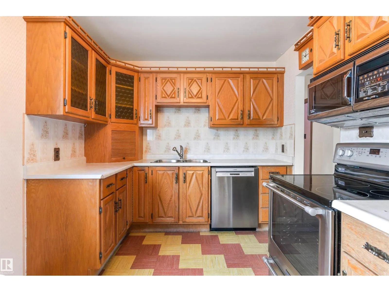 11835 45 ST NW
