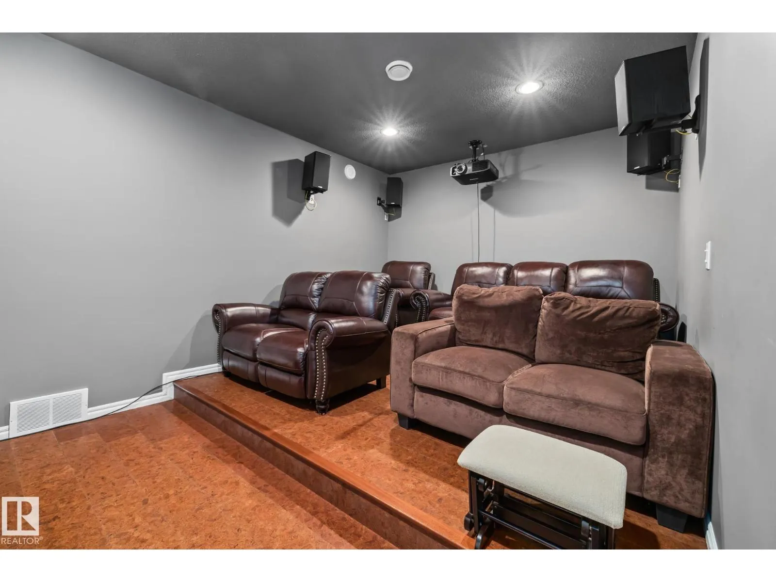 #26 10550 ELLERSLIE RD SW