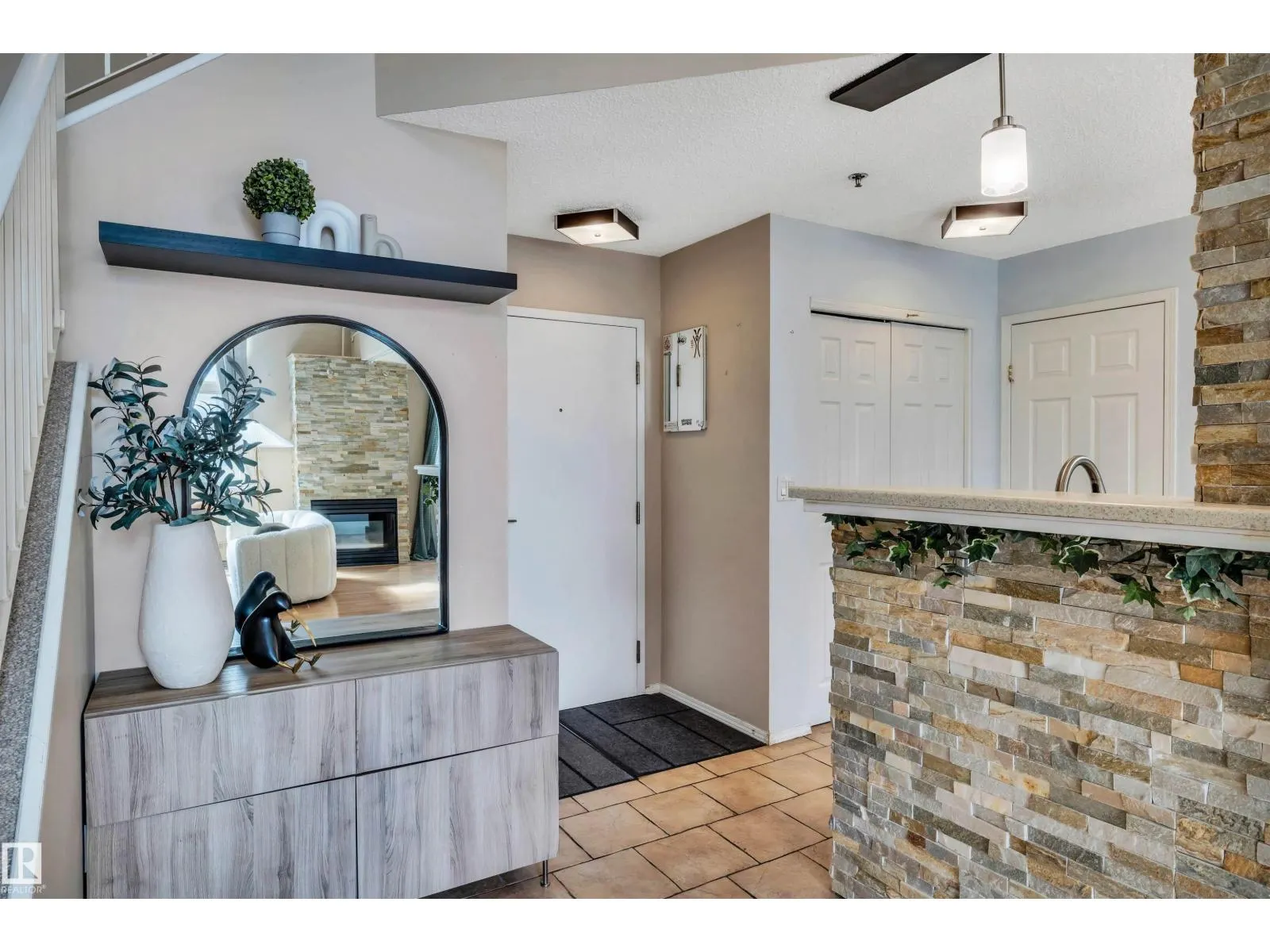 #31 10331 106 ST NW