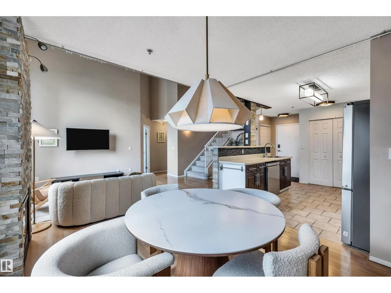 #31 10331 106 ST NW