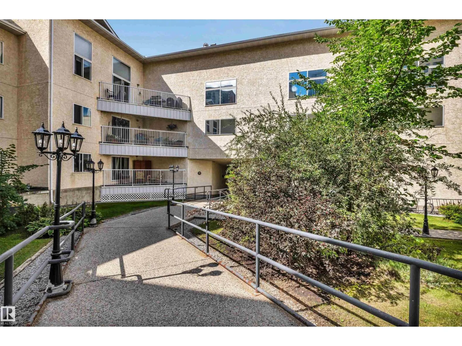 #31 10331 106 ST NW