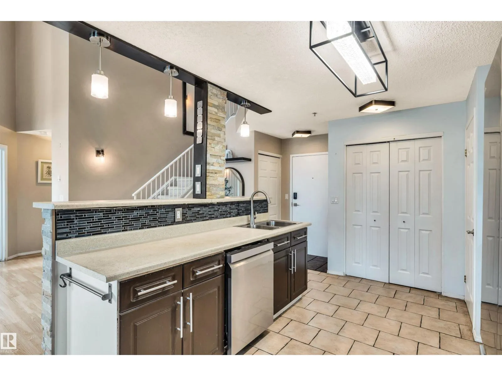 #31 10331 106 ST NW