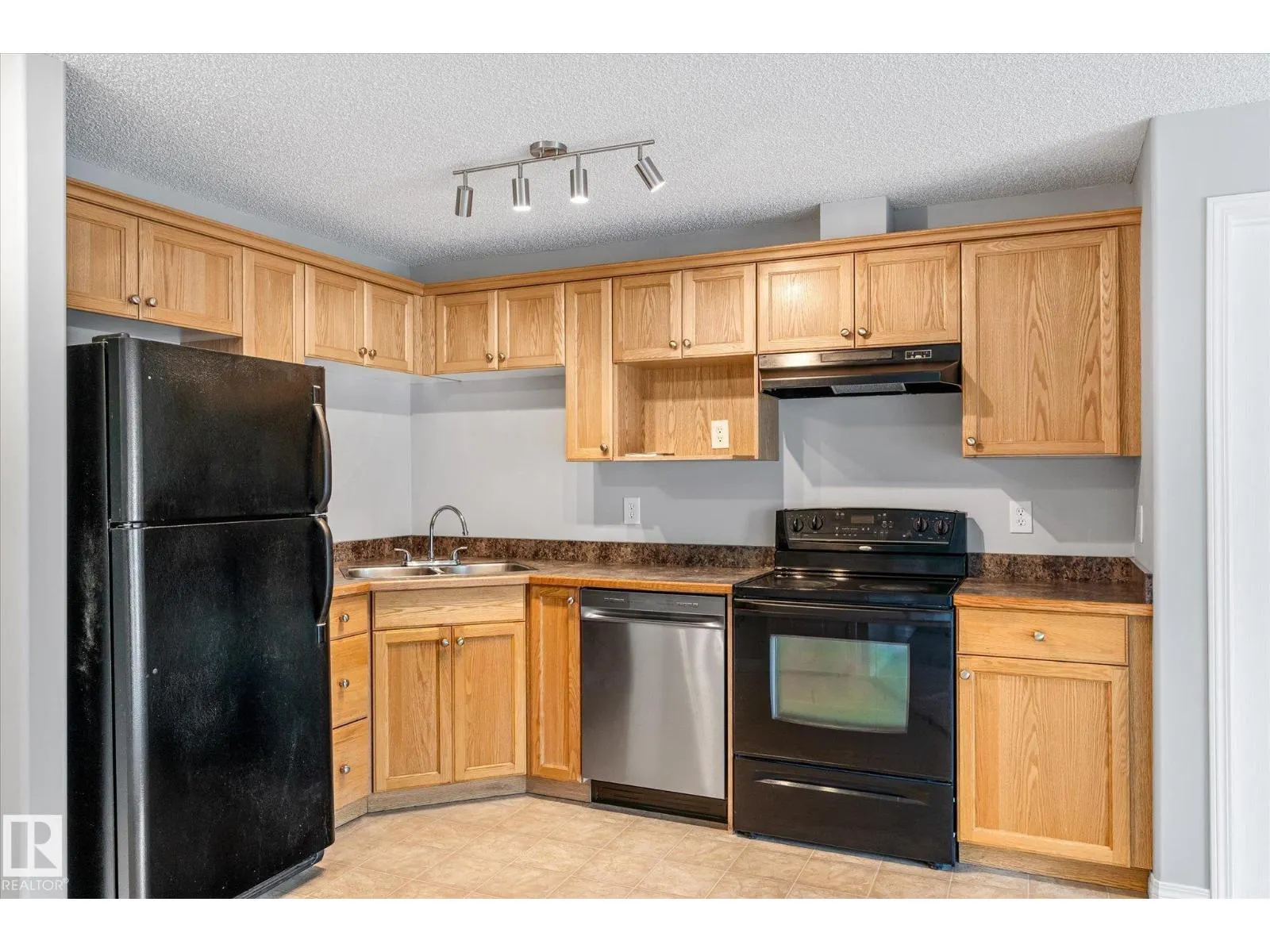 #321 151 EDWARDS DR SW