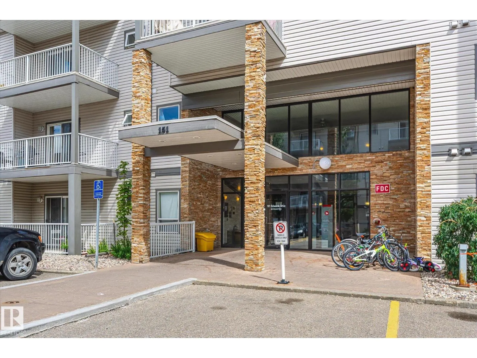 #321 151 EDWARDS DR SW