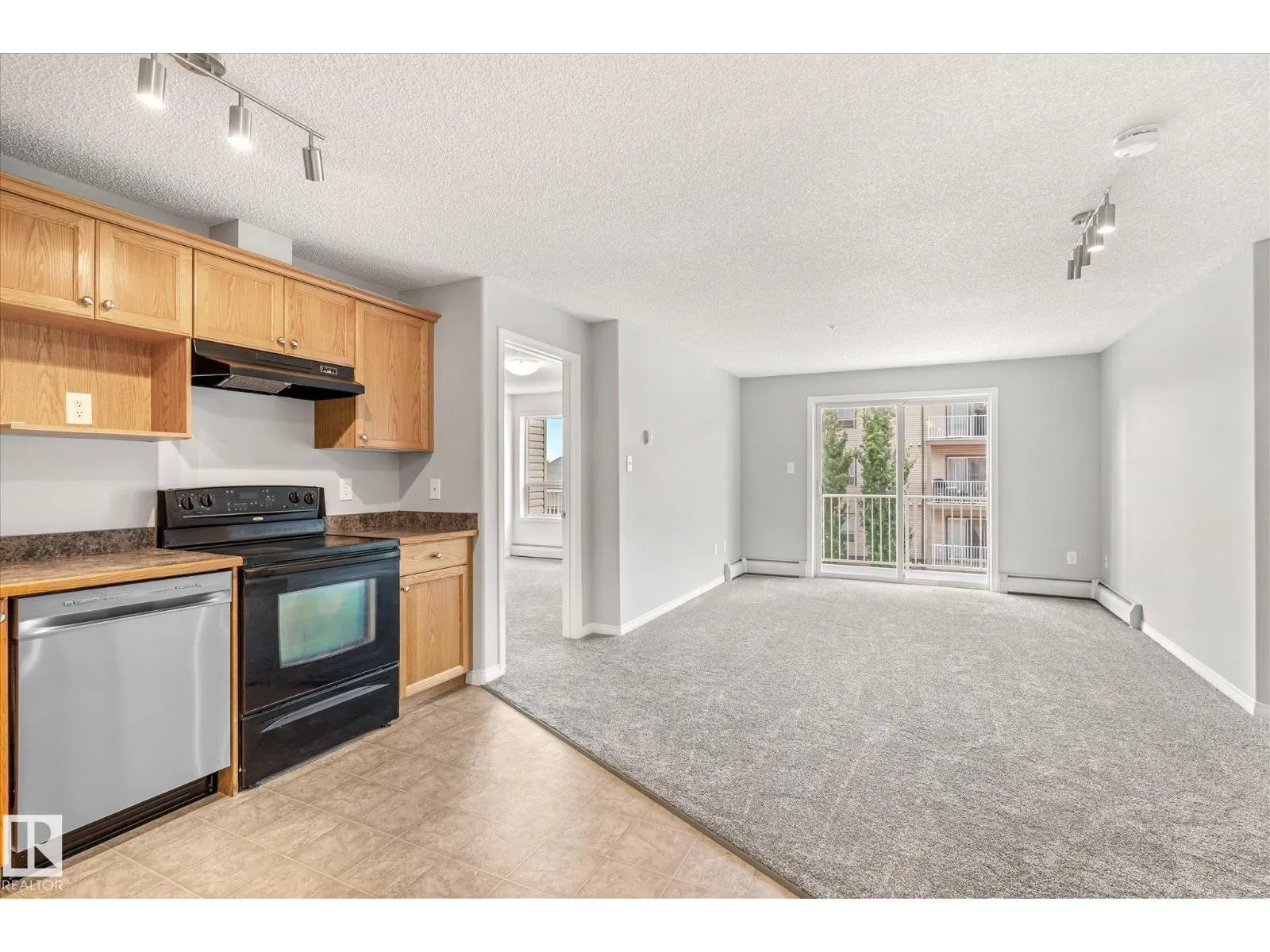 #321 151 EDWARDS DR SW