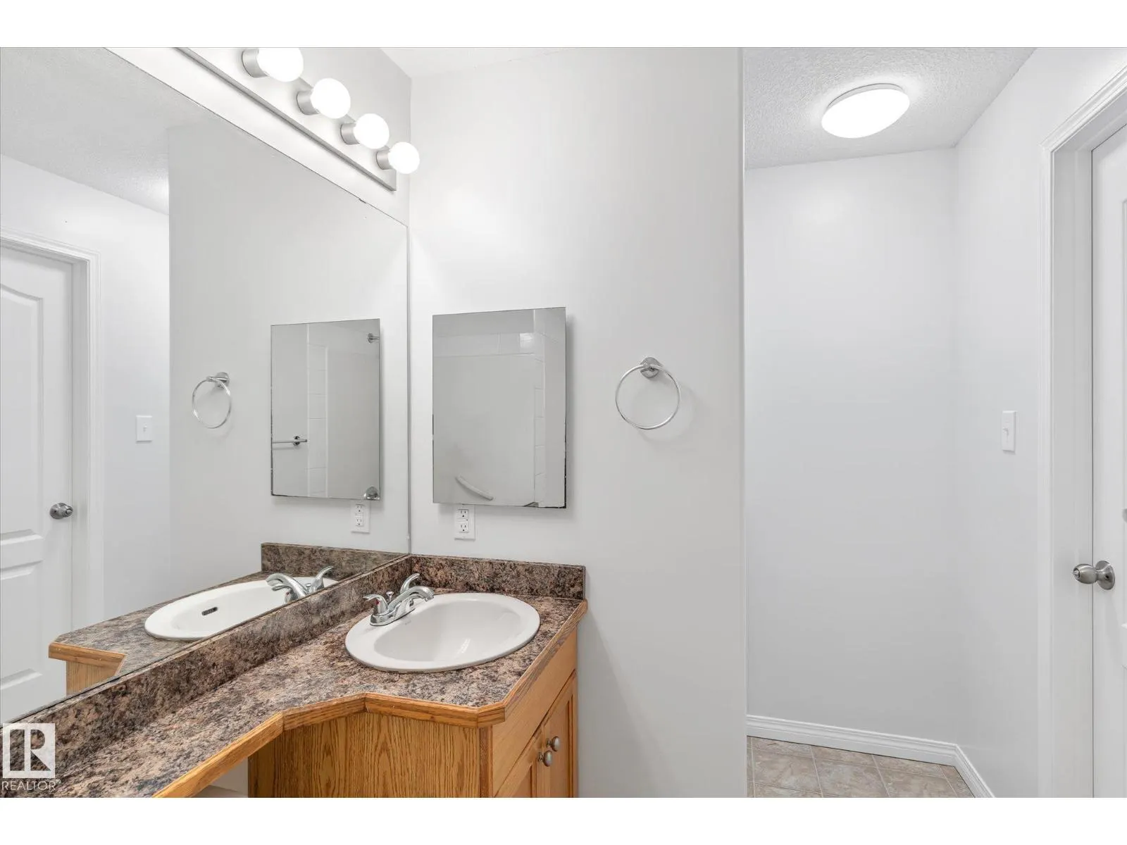#321 151 EDWARDS DR SW