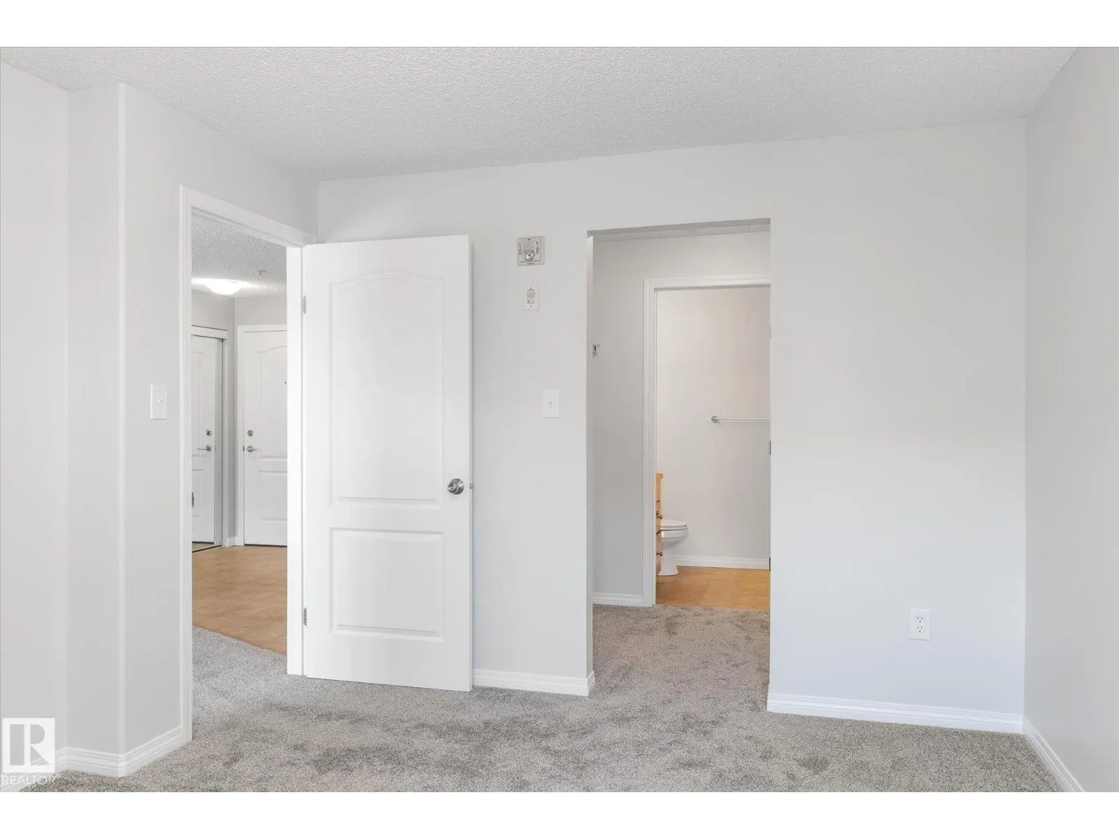#321 151 EDWARDS DR SW
