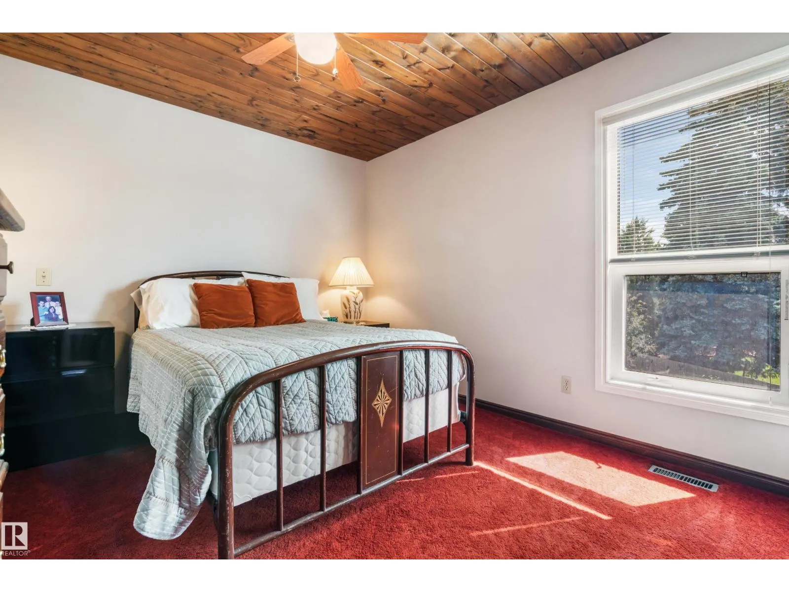 16737 110 ST NW