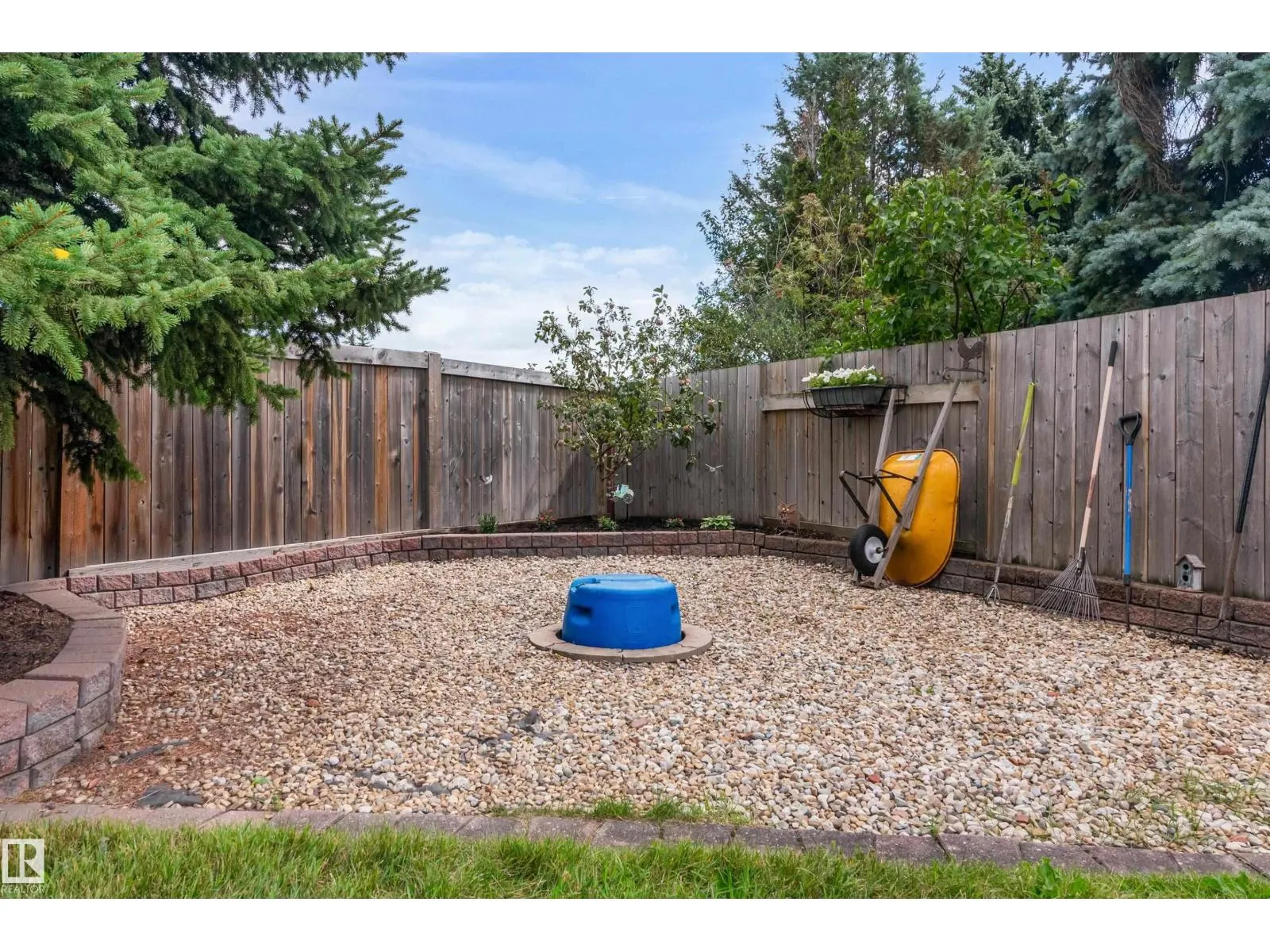 16737 110 ST NW