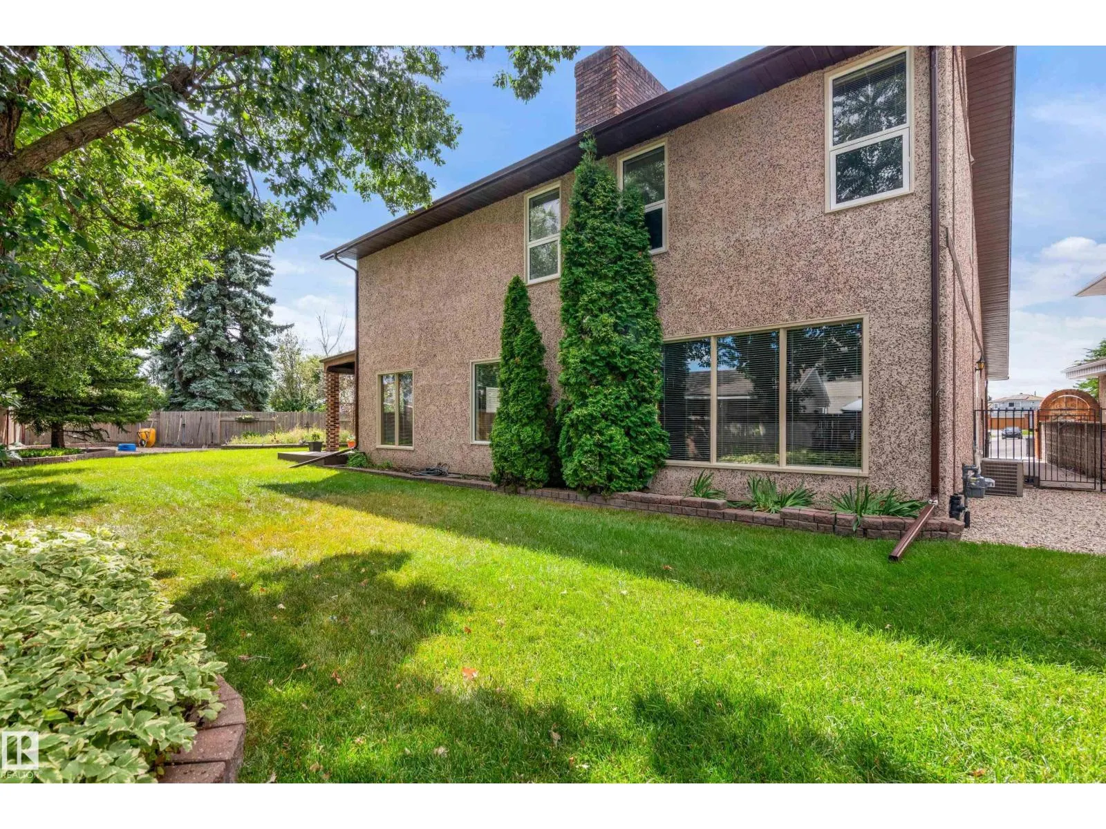 16737 110 ST NW