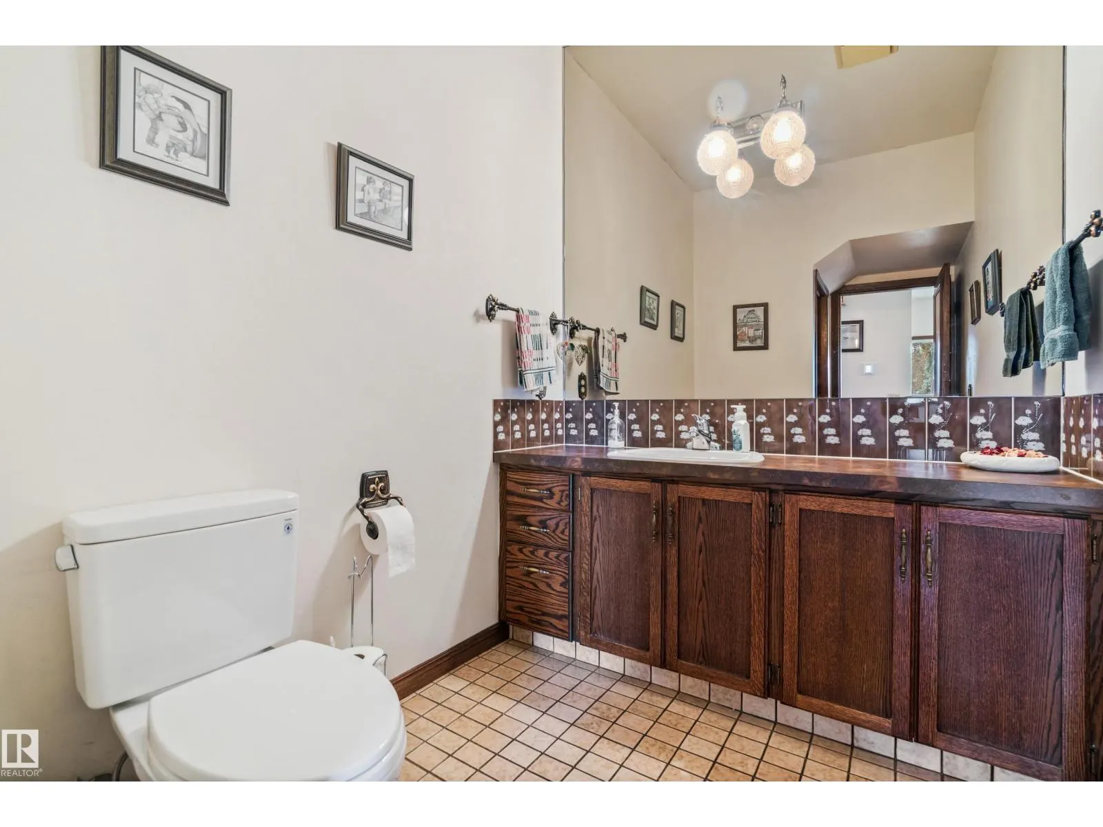 16737 110 ST NW
