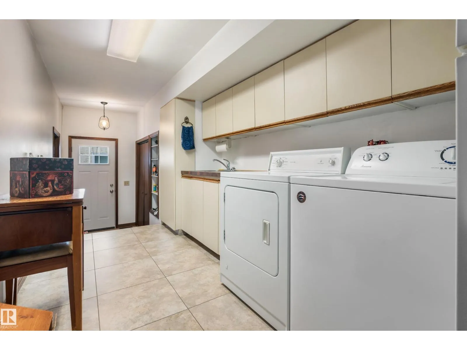 16737 110 ST NW