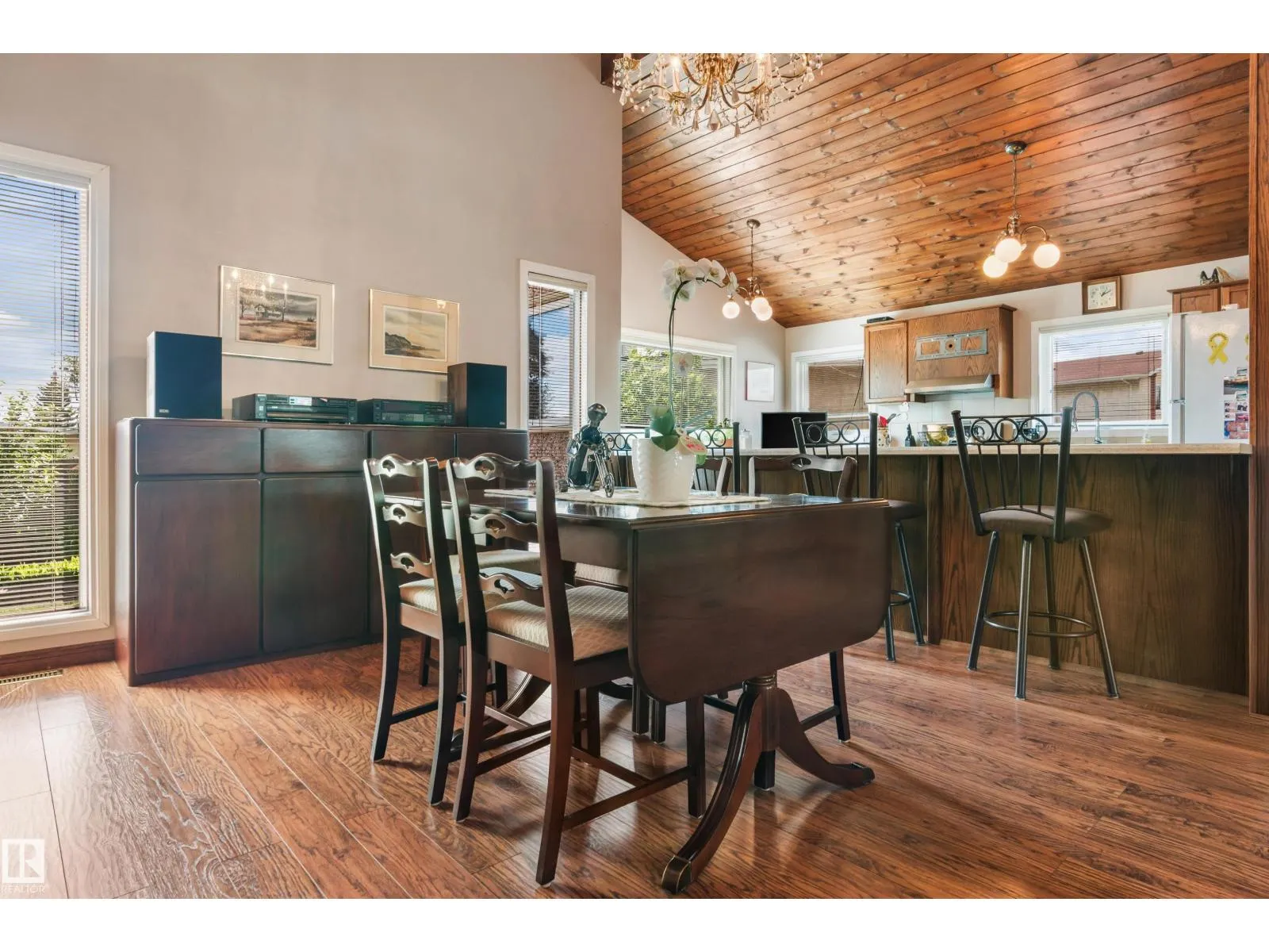 16737 110 ST NW