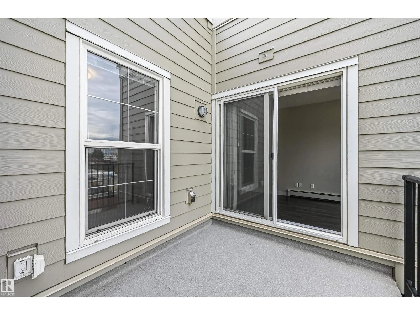 #403 10418 81 AV NW