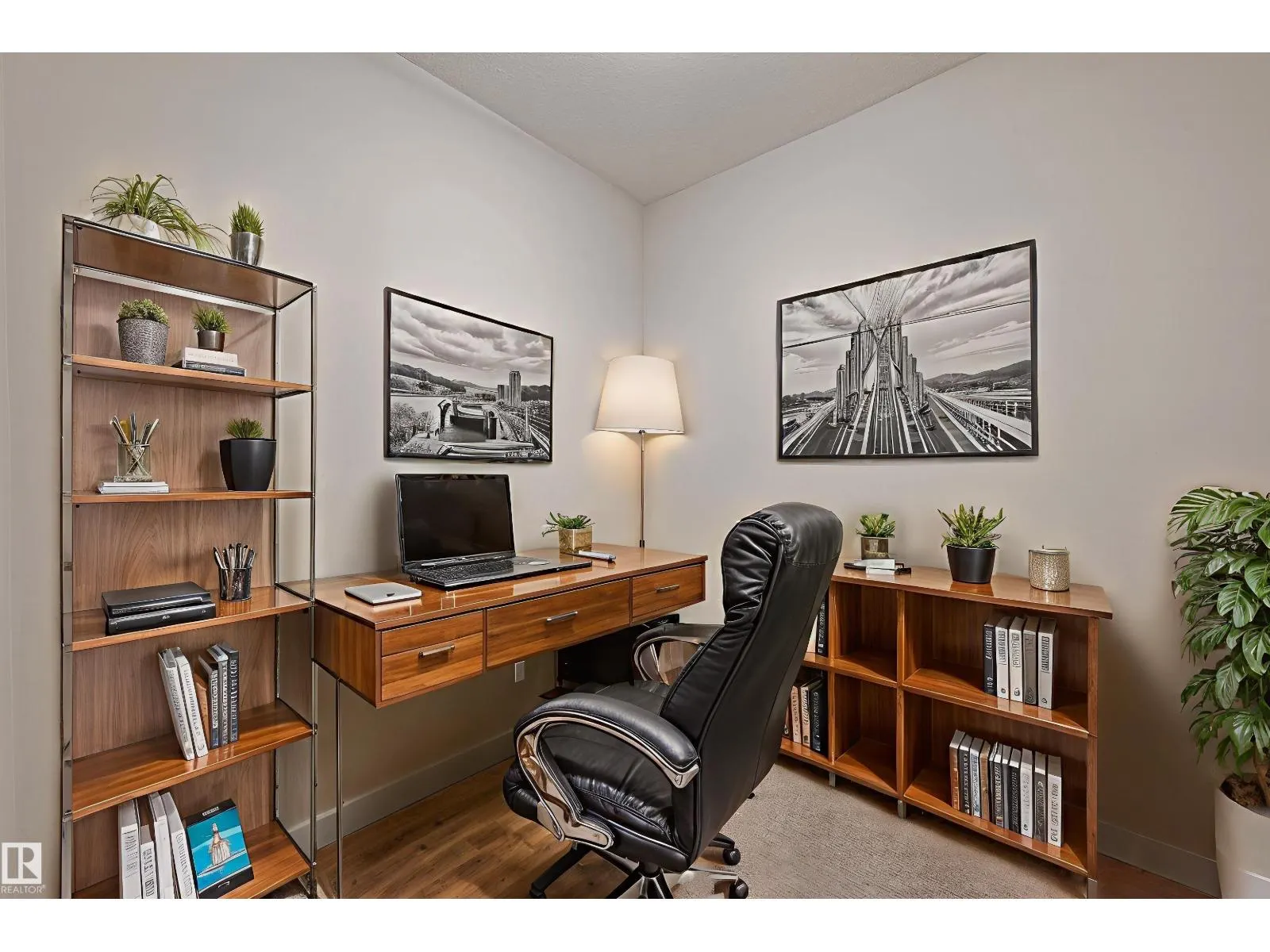#403 10418 81 AV NW