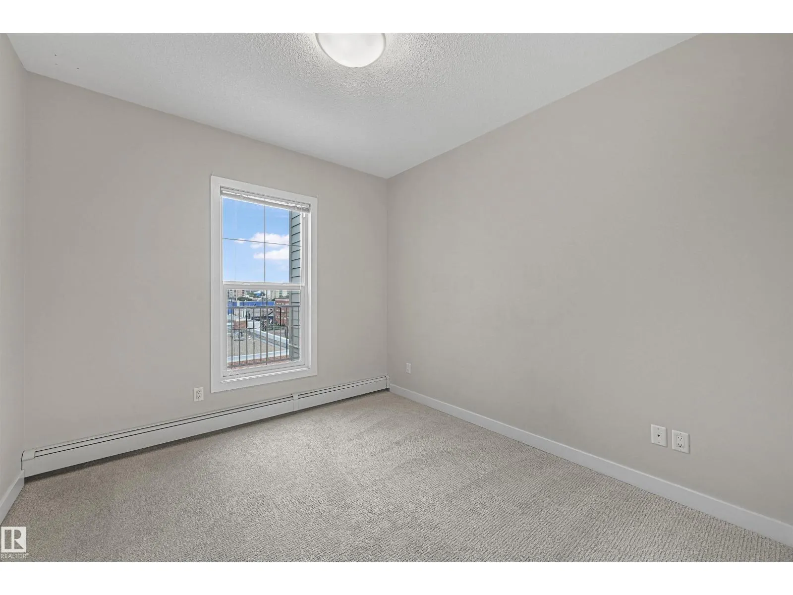 #403 10418 81 AV NW