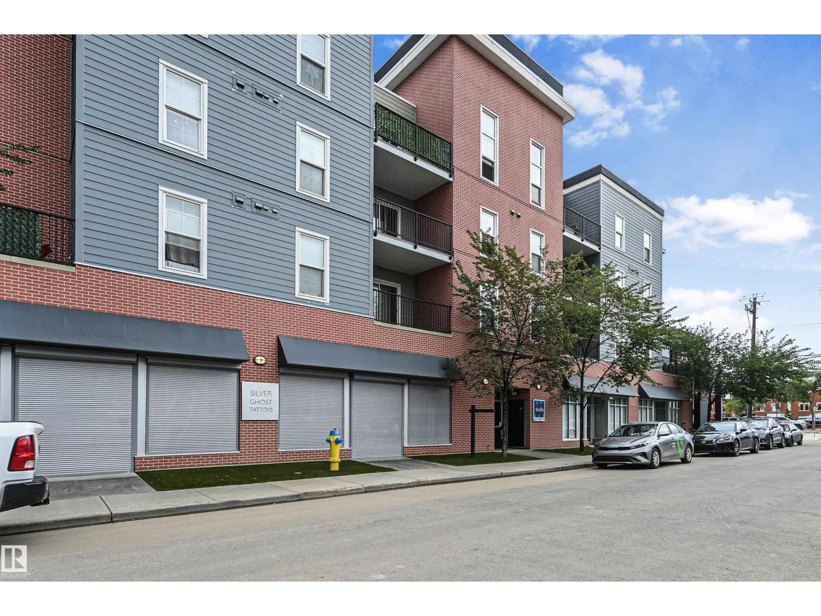 #403 10418 81 AV NW
