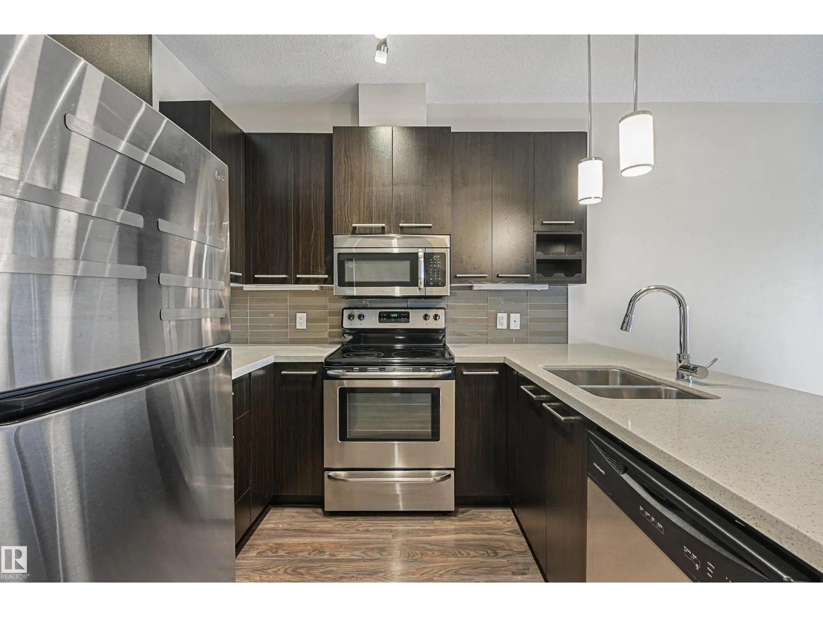 #403 10418 81 AV NW