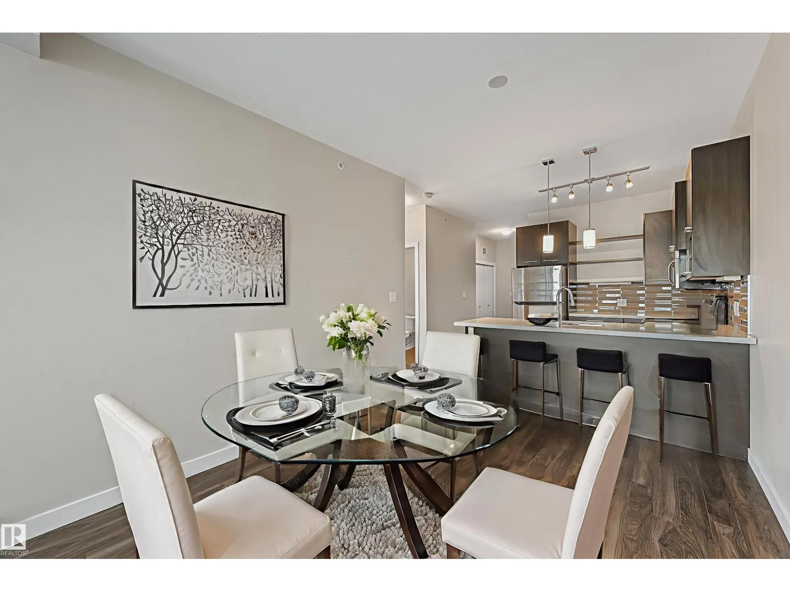 #403 10418 81 AV NW
