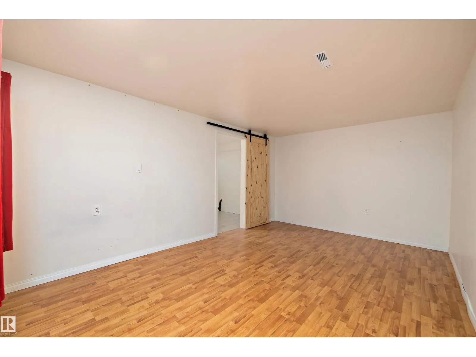 18365 66 AV NW