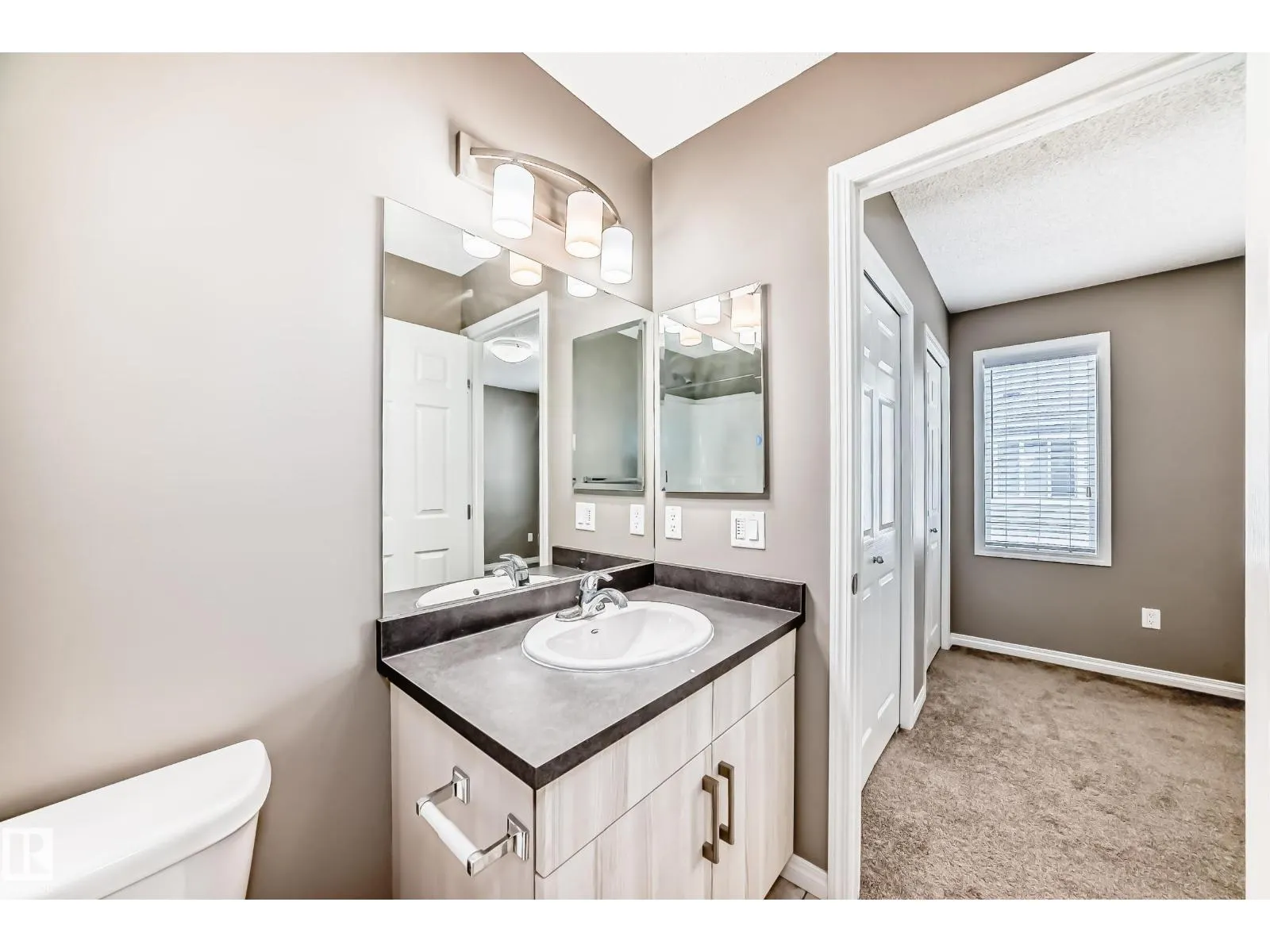 #89 2905 141 ST SW