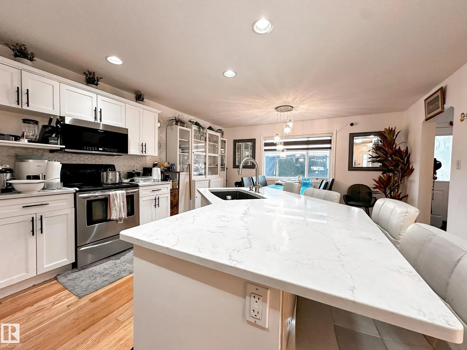 223 61 ST SW