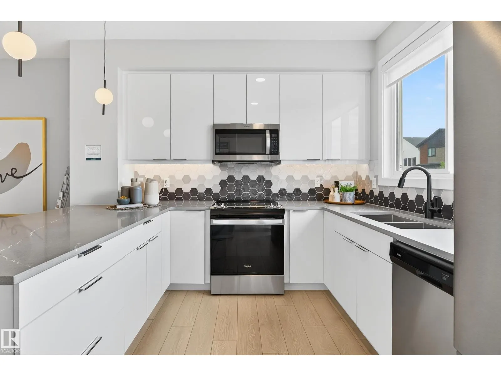 17208 2 ST NW