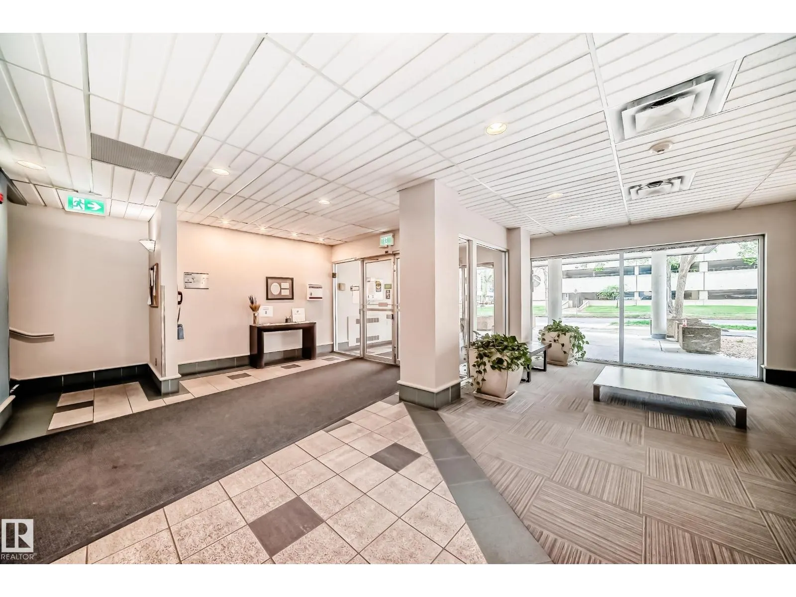#504 9940 112 ST NW