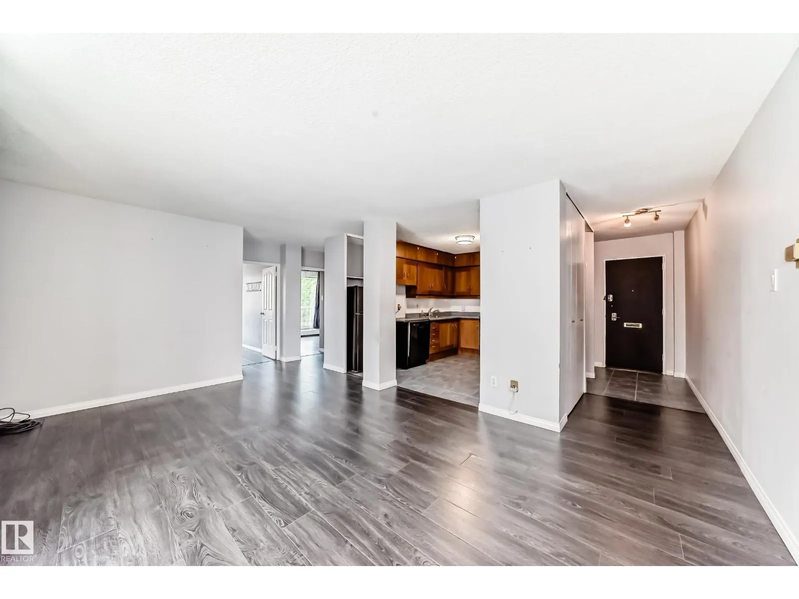 #504 9940 112 ST NW