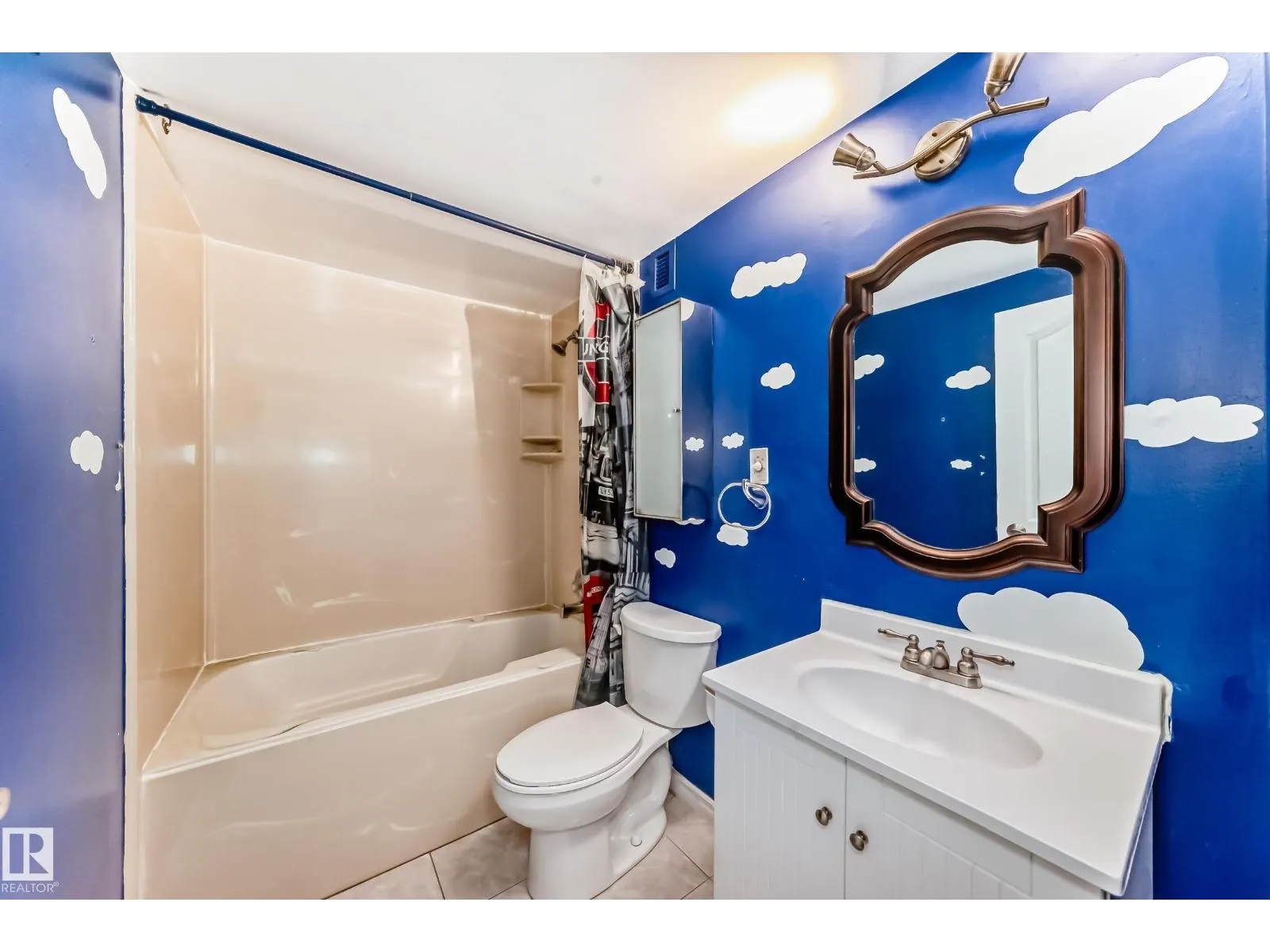 #504 9940 112 ST NW