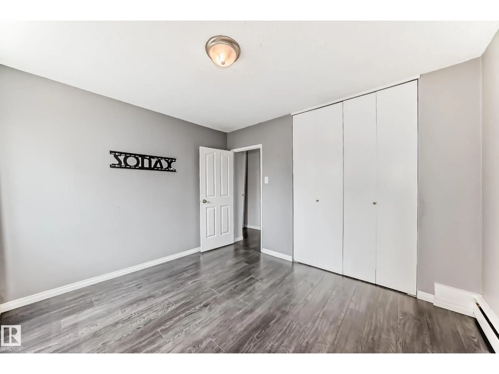 #504 9940 112 ST NW