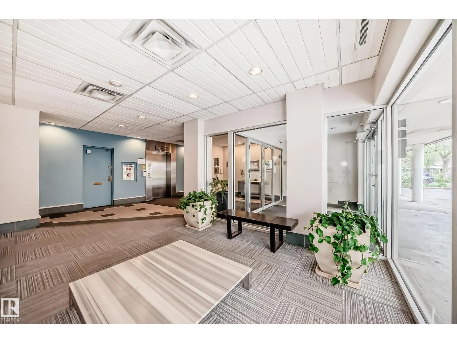 #504 9940 112 ST NW
