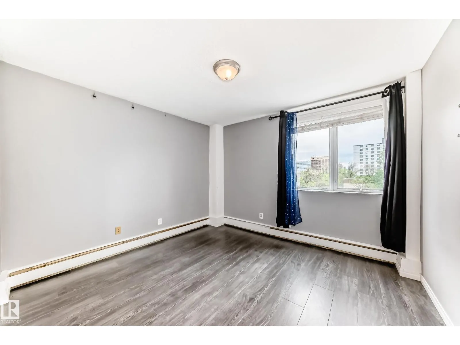 #504 9940 112 ST NW