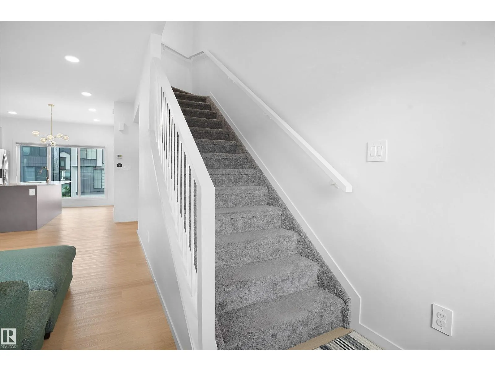 510 37 ST SW SW